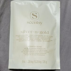 Scentsy Silver-n-Gold Skincare Soak